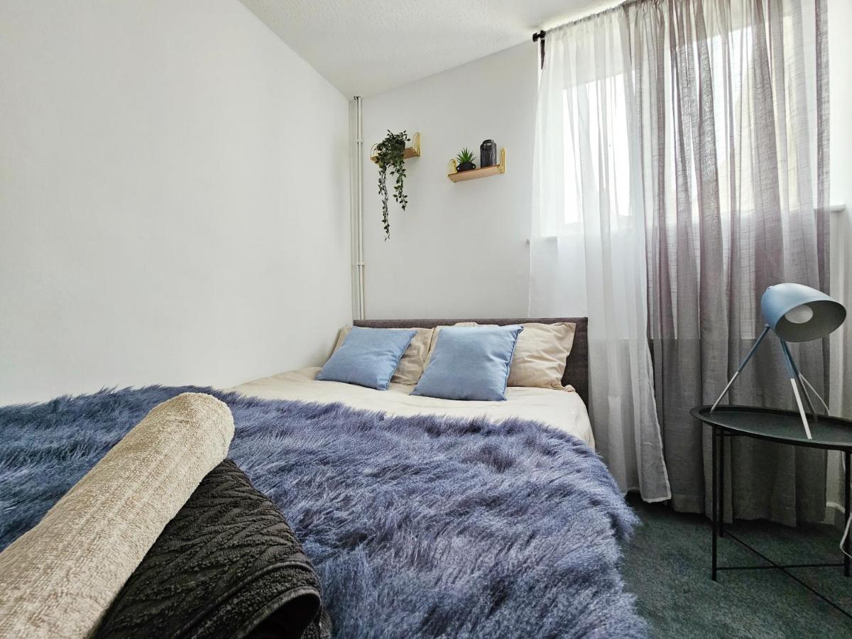 Guest House - Close To All Amenities Northampton Bagian luar foto